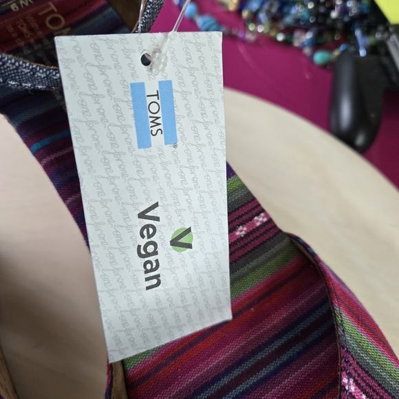 Toms Purple and Pink Wedge Shoes Vibrant Design - Picture 3 of 7